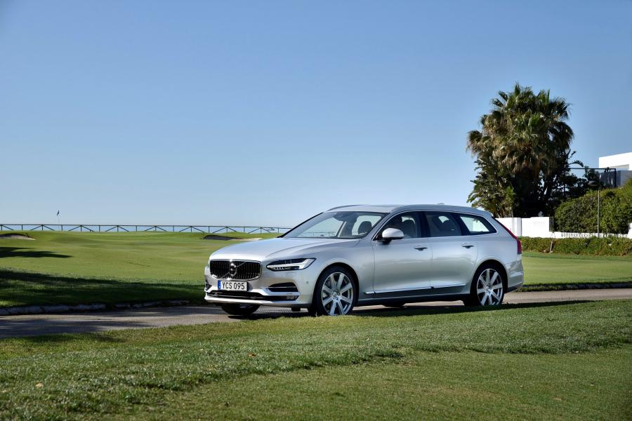  Volvo V90 D5 Inscription 2016 года  (фото 22 из 31)